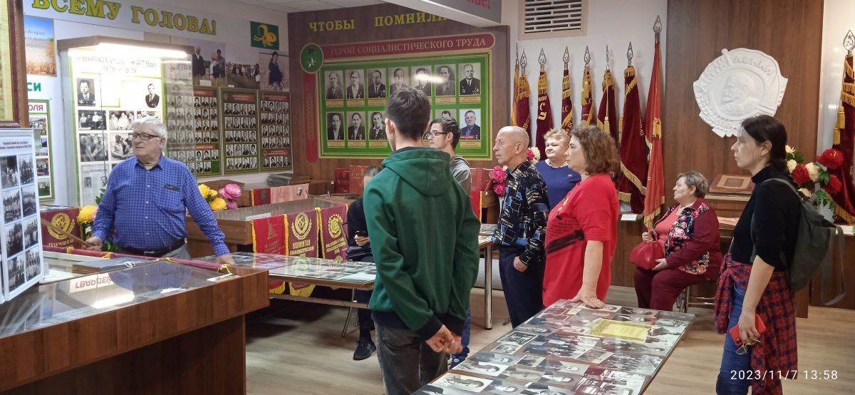 106 лет Великому Октябрю - фото 20