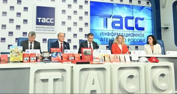 Общество сплачивается на позитивных идеях и конструктивной программе